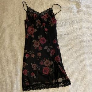 XXS lace cami dress. Excellent condition.
